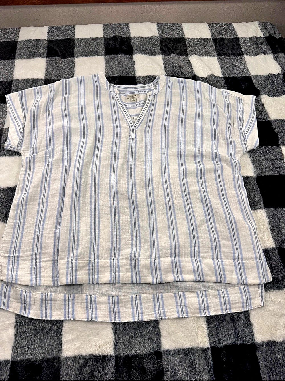 L.L.Bean Boho Relaxed fit- Cloud Gauze Splitneck Popover Tunic White & Blue XL